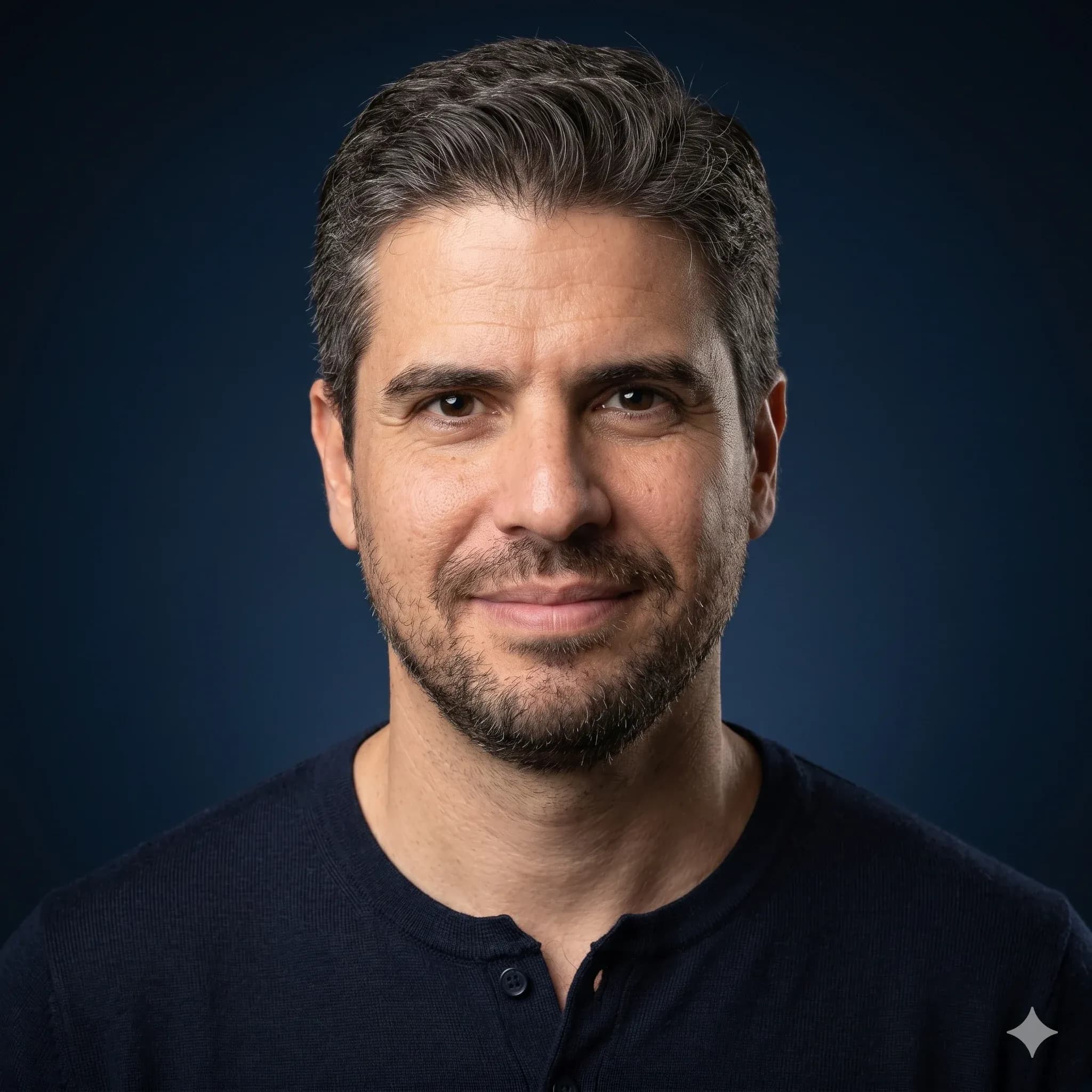 Retrato do Dr. André Gobatto, intensivista e coordenador da Pós em Medicina Intensiva da Cetrus